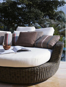 سرير نهاري من الراتان البلاستيكي في جميع الأحوال الجوية من PE للحدائق الخارجية ، خوص الفناء ، كراسي الاستلقاء للفنادق والفيلات - Product Image 2