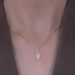 Golden Leaf Necklace With Diamonds Clavicle Chain For Women Everyday Wear - Product Image 3