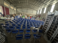 Chaise d'école empilable en contreplaqué HPL avec plateau porte-documents intégré, structure métallique électrolytique durable pour écoles et bureaux