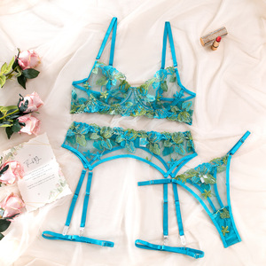 ชุดชั้นในเซ็กซี่ผู้หญิง ปักลายดอกไม้ โปร่งใส ชุดชั้นในอีโรติก ผ้าลูกไม้บางเฉียบ ระบายอากาศได้ดี ชุดสามชิ้น ชุดชั้นในผู้หญิง - Product Image 3