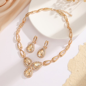 Parure Collier et Boucles d'Oreilles en Cristal et Strass Style Luxe Léger Européen-Américain pour Femme, Chaîne Cubaine Exagérée pour Clavicule, Bijoux Tendance - Product Image 3