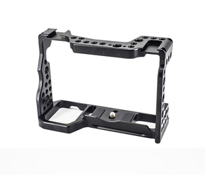 โครงกล้องอะลูมิเนียมอัลลอยสำหรับ <span class=keywords><strong>Sony</strong></span> A7R4 /<span class=keywords><strong>A7S3</strong></span>กันโคลงป้องกันเต็มรูปแบบพร้อมจุดยึดหลายจุดสำหรับการถ่ายวิดีโอ - Product Image 1