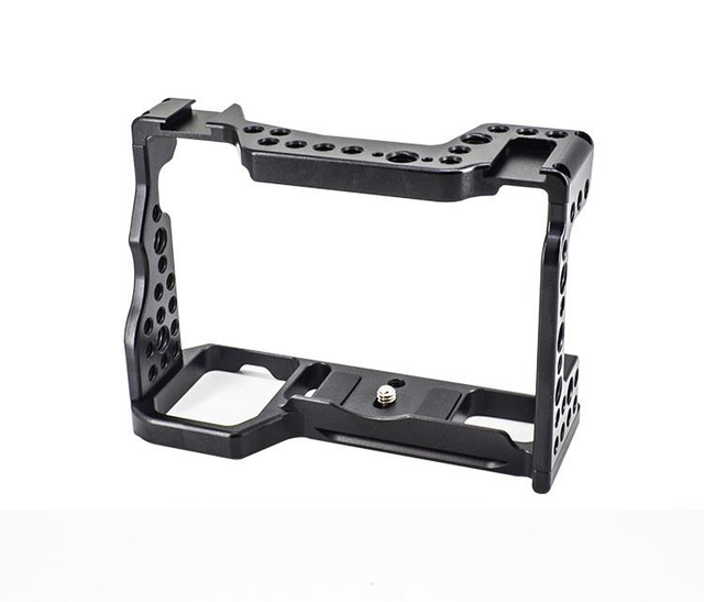 Aluminum Alloy Camera Cage for Sony A7R4 /A7S3 Full Protection Stabilizer with Multiple Mounting Points for Video Shooting