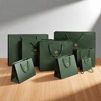Sac en papier personnalisé de luxe écologique en papier d'art premium avec gaufrage à chaud or, impression UV, impression offset, recyclable