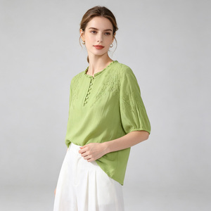 Blusa Boho de Viscosa Verde con Bordado Floral, Manga Media, Cuello Redondo, Corte Holgado, Informal para Mujer, Primavera/Verano - Product Image 1