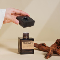 Diffuseur parfumé de parfum de modulation professionnel d'épices de haute qualité Diffuseur de roseaux multi-parfums avec des bâtons