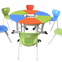 Bureau d'école moderne en acier et bois pour enfants avec chaises colorées pour salle de formation, idéal pour hôpitaux et utilisation en table combinée