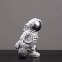 Artisanat en résine, ornements d'astronaute, ameublement créatif pour la maison, une variété de couleurs et de Styles peuvent être achetés en combinaison