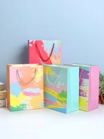 Sac cadeau en papier de luxe imprimé avec logo personnalisé, sac de transport en papier kraft recyclable pour emballage de mariage et de vente au détail