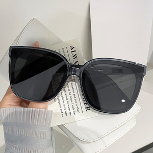 Lunettes de soleil Gm pour femmes, monture PC, verres TAC, protection UV400, polarisées, unisexes, pour la conduite, protection solaire, noires avec superposition grise - Product Image 2