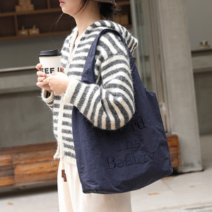 Sac fourre-tout décontracté coréen en velours doux, grand sac à bandoulière en nylon brodé de lettres tendance pour femme - Product Image 2