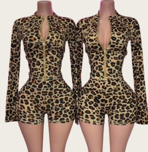 Viviblook Z313ST Conjunto Deportivo Casual para Mujer, Estampado de Leopardo, Chaqueta con Cremallera de Manga Larga, Pantalones Cortos Elásticos, Conjunto de Dos Piezas, Talla Grande - Product Image 1