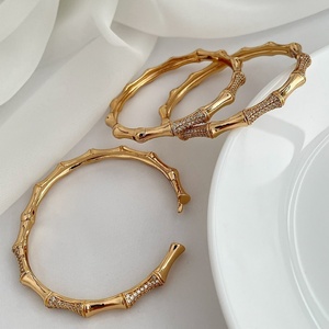 Brazalete de Bambú Dorado para Mujer con Circonita Cúbica, Brazalete de Lujo, Joyería Elegante de Moda, Regalo - Product Image 1