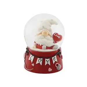 High End Rode Hars 100Mm Sneeuwbol Santa Figuur Met Minnaar Hart Logo Voor Kerstcadeaus