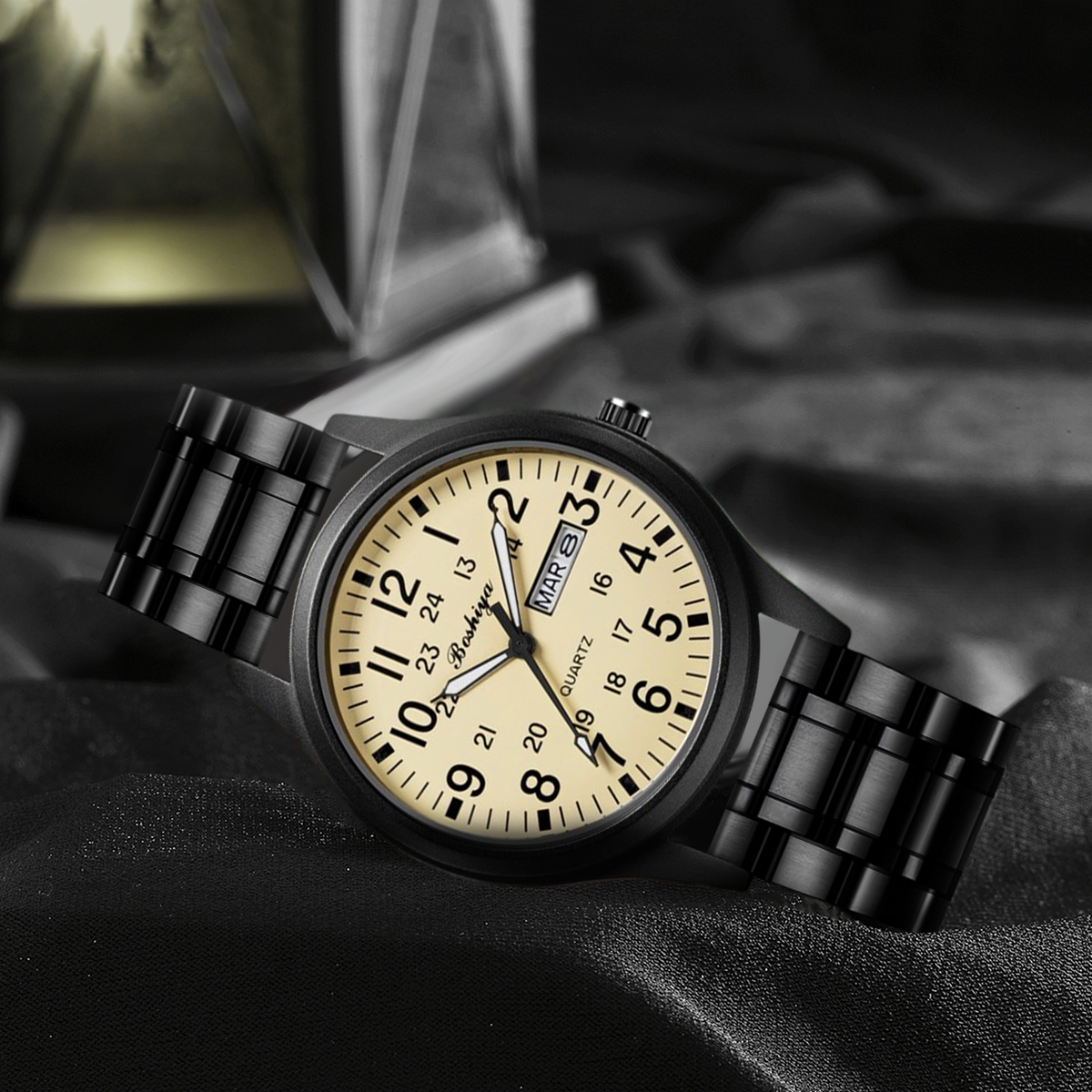 Black-yellow dial