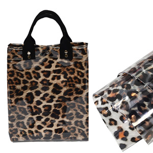 Vendita diretta in fabbrica di colore leopardo PVC <span class=keywords><strong>pellicola</strong></span> trasparente stampa tessuto PVC per borsa scarpe materiali morbido elasticizzato - Product Image 4