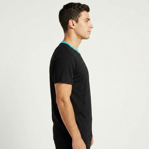 เสื้อยืดแขนสั้นสีดำสำหรับผู้ชาย ทรงปกติ ผ้าเจอร์ซีย์คอตตอน คอกลม ดีไซน์สีพื้น - Product Image 3