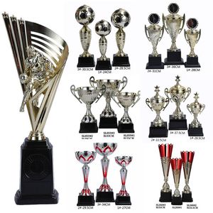 Collezione Yiwu tazza di metallo <span class=keywords><strong>e</strong></span> stelo di plastica trofei <span class=keywords><strong>e</strong></span> placche in metallo calcio trofeo in metallo per il calcio - Product Image 2