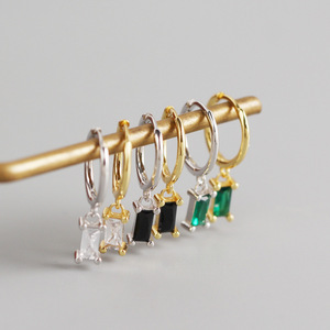 Hoa Tai Huggie Mạ Vàng 18K Bạc Sterling 2022 Mới Phổ Biến 925 Khuyên Tai Đính Đá Pha Lê Tùy Chỉnh Trang Sức Đẹp Cho Nữ - Product Image 1