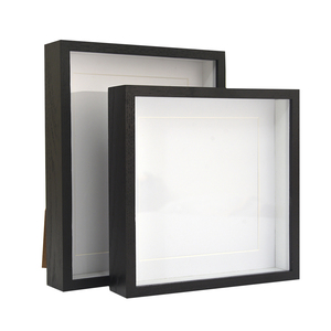 Cadre artistique 3D Shadow Box en bois massif noir et blanc avec plexiglas - Product Image 5