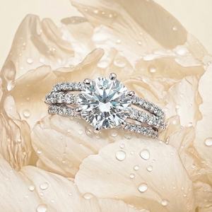 Изысканное ювелирное украшение на День святого Валентина <span class=keywords><strong>2026</strong></span> года, обручальное кольцо из серебра 925 пробы для женщин, роскошное трехслойное кольцо с крупным бриллиантом из муассанита 5 карат - Product Image 1