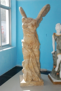 Nouveau Design Beige Marbre Victoire Déesse Statue Classique Marbre Oeuvre Artisanale <span class=keywords><strong>Victoria</strong></span> Déesse Statue Sculpture - Product Image 3