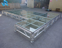 Plateforme de scène modulaire pliable en aluminium et verre Sgaier, capacité de charge de 1000 kg, installation rapide, portable pour les événements en plein air