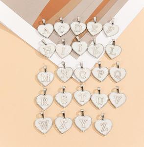 Collar con colgante de acero inoxidable de 26 letras a la moda impermeable, cadena de clavícula con colgante de letras, collares con forma de corazón a la moda - Product Image 4