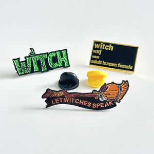 Épingles personnalisées en émail chat volant broches de balai magique chat noir insignes de revers artisanat en métal épingles en émail chat volant artisanat en métal - Product Image 1