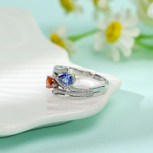 แหวนทองคำขาว 18K แท้ประดับมุกน้ำจืดทรงลูกแพร์สองเม็ดและพลอยไพลินหลากสีสัน สำหรับงานหมั้น งานแต่งงาน และงานเลี้ยงสุดหรู - Product Image 5