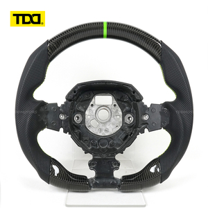 Volant de course en fibre de carbone TDD adapté aux modèles à 3 branches, noir avec surpiqûres vertes - Product Image 1