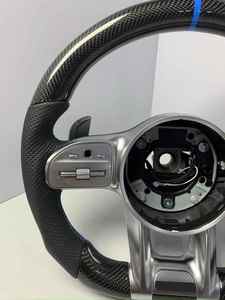 Volant de voiture en fibre de carbone pour <span class=keywords><strong>Mercedes</strong></span> Benz C200 C300 E200 E300 <span class=keywords><strong>GLC</strong></span> CLS, cuir perforé personnalisé, <span class=keywords><strong>prix</strong></span> de gros - Product Image 3