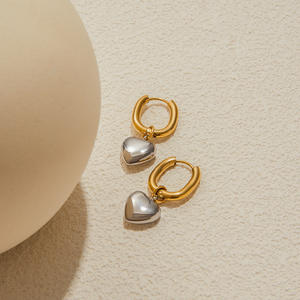 Pendientes de Corazón Gruesos de Dos Tonos con Baño de Oro de 18K para Mujer, Accesorio de Moda en Tendencia, Venta al por Mayor - Product Image 3