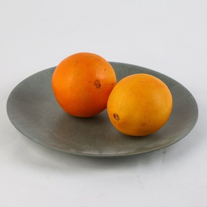 Plato Redondo de Melamina Gris de 10 Pulgadas, Plato de Plástico Duradero con Diseño Minimalista y Patrón Sólido - Product Image 2