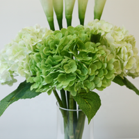 Dekorasi bunga Hydrangea Calla Lily buatan, karangan bunga dengan vas kaca bening dan air