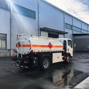 Camión Cisterna Sinotruk Howo <span class=keywords><strong>de</strong></span> 5000 Litros para Transporte <span class=keywords><strong>de</strong></span> Combustible, Tracción 4x2, Camión <span class=keywords><strong>de</strong></span> Suministro y Reabastecimiento <span class=keywords><strong>de</strong></span> Combustible - Product Image 4