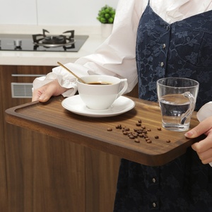 Plateau à <span class=keywords><strong>steak</strong></span> artisanal en bois naturel durable de qualité supérieure, forme irrégulière, planche de service pour pizza et charcuterie, qualité hôtelière, durable - Product Image 4