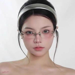 Gafas sin Montura con Diseño de Espada, Estilo Punk Hip Hop, Lentes de Sol Modernas para Streetwear, Accesorios Góticos para Motociclistas - Product Image 4