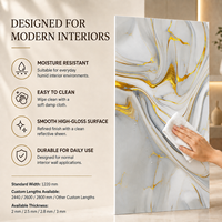 Dalle de marbre artificiel MORLENX Flowing White Gold en PVC avec revêtement UV pour décors de réception, décoration d'appartements et fournitures commerciales