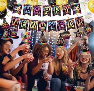Kit per Festa di Capodanno: Striscioni Colorati, Bandierine, Ghirlande in Foil, Accessori per Foto, Decorazioni Luccicanti, Cornucchie e Articoli per Feste - Product Image 3