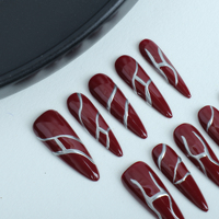 Uñas artificiales hechas a mano con base de color rojo sólido y líneas plateadas pintadas a mano, uñas reutilizables de alta calidad.