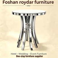Table haute moderne dorée avec plateau rond en acier inoxydable pour événements, fêtes et location de mariage