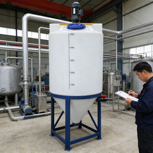 Cuve de mélange chimique en PE à fond conique avec agitateur motorisé sur support pour savon liquide et détergent - Product Image 3