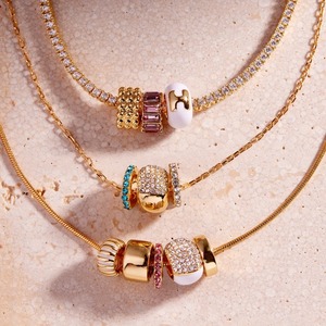 Collar de Moda Personalizado con Piedra de Nacimiento, Cuentas de Esmalte Blanco y Cristal, Chapado en Oro de 18k, Resistente al Agua y al Deslustre - Product Image 3