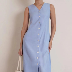 Vestido midi casual con cuello en V y botones, sin mangas, color azul cielo, corte en A, mezcla de lino transpirable, para trabajo y uso casual de verano. - Product Image 5