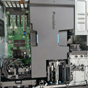 คอมพิวเตอร์เดสก์ท็อปสำหรับงานกราฟิก Precision T7865 พร้อมหน่วยประมวลผล AMD รุ่น 5965WX และจอภาพ 27 นิ้ว ความละเอียด 2K - Product Image 5