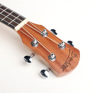 <span class=keywords><strong>Ukulele</strong></span> <span class=keywords><strong>concert</strong></span> <span class=keywords><strong>Deviser</strong></span> UK24-50 avec dessus en épicéa et fond et côtés en sapelli - Product Image 3