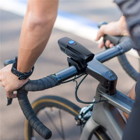 Lampu Depan Sepeda Pintar 900 Lumen dengan Sensor, Lampu MTB Depan yang Kuat dan Dapat Diisi Ulang, Lampu Depan Bersepeda
