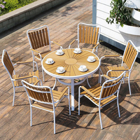 Meubles de restaurant d'extérieur modernes résistants aux intempéries, chaise et table de salle à manger en plastique et bois pour patio
