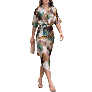 Robe d'été 2026 avec ceinture élégante, coupe ajusté<span class=keywords><strong>e</strong></span>, imprimé<span class=keywords><strong>e</strong></span>, jupe midi en satin, grandes tailles - Product Image 4